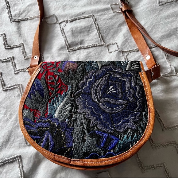 vintage embroidered leather crossbody bag - Picture 10 of 16